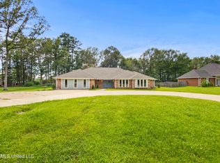 118 Pine Hill Dr, Forest, MS 39074