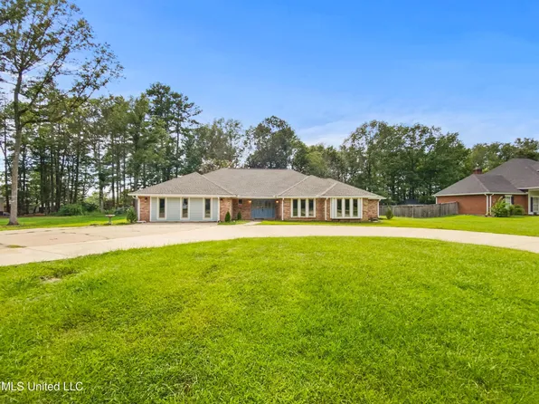 118 Pine Hill Dr, Forest, MS 39074