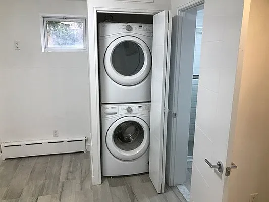 Rented by Easy Rental LLC | media 40