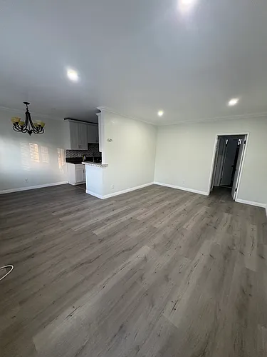 126 N Manhattan Pl #5 Photo 1