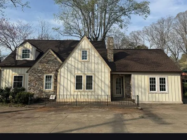 282 W Mountain St, Rutherfordton, NC 28139