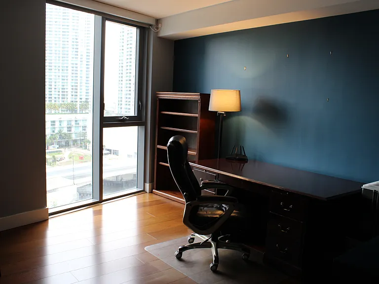 31 SE 6th St #1801 — Photo 22