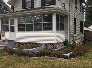 1015 W 3rd St, Dixon, IL 61021