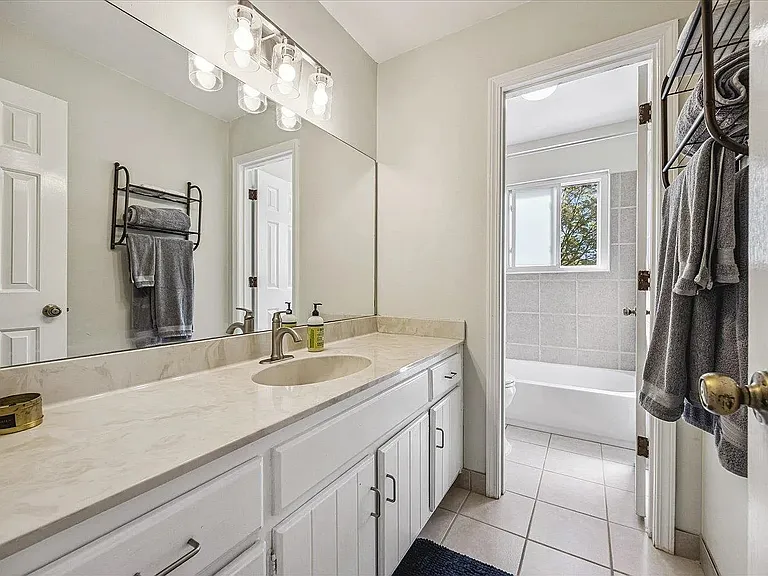 8021 Brooxie Cv — Photo 9