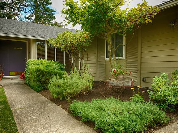2nd image of 1914 168th Ave NE