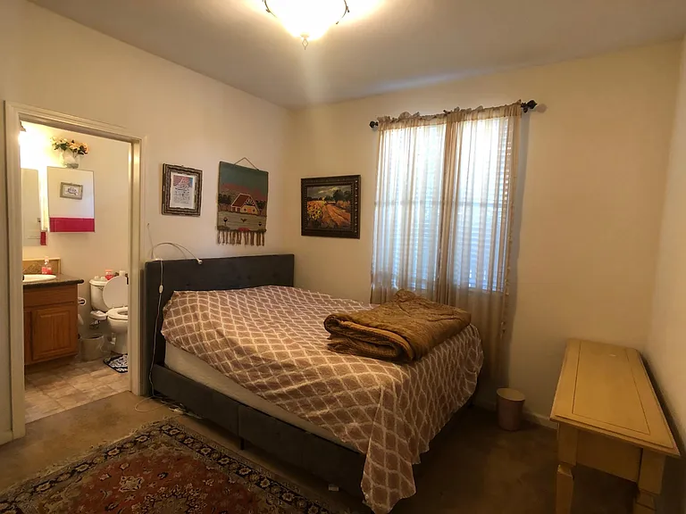554 Fielding Ln #B — Photo 5