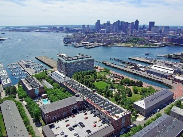 42 8th St, Charlestown, MA