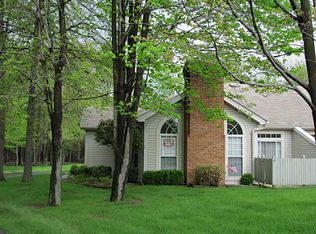 5 Stone Ridge Blvd, Hermitage, PA 16148