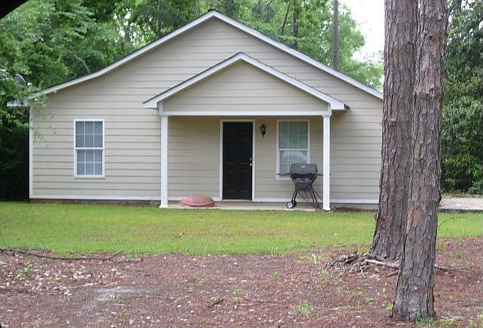 2nd image of 630 2nd Ave