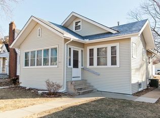 2421 C Ave NE, Cedar Rapids, IA 52402