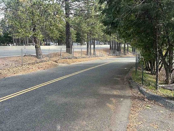 4th image of 4466 Eight Mile Rd