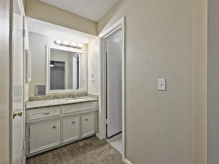 2327 Shadbury Ct — Photo 9