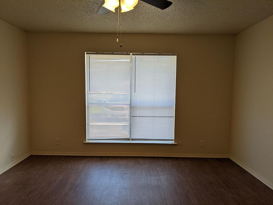 2nd image of 428 Claire Ct