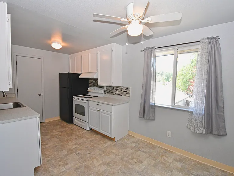 1513 N Edmonds Dr #D — Photo 6