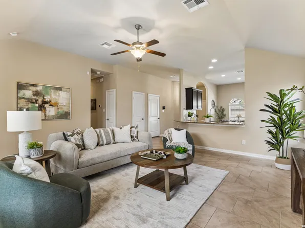 221 Campfire Way, Cibolo, TX 78108