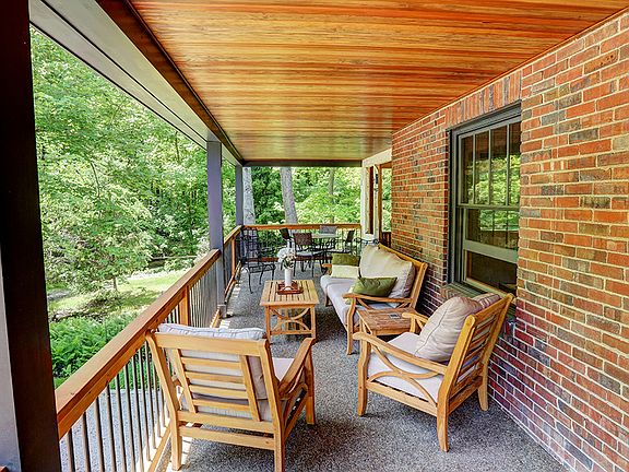 Wrap around verandah