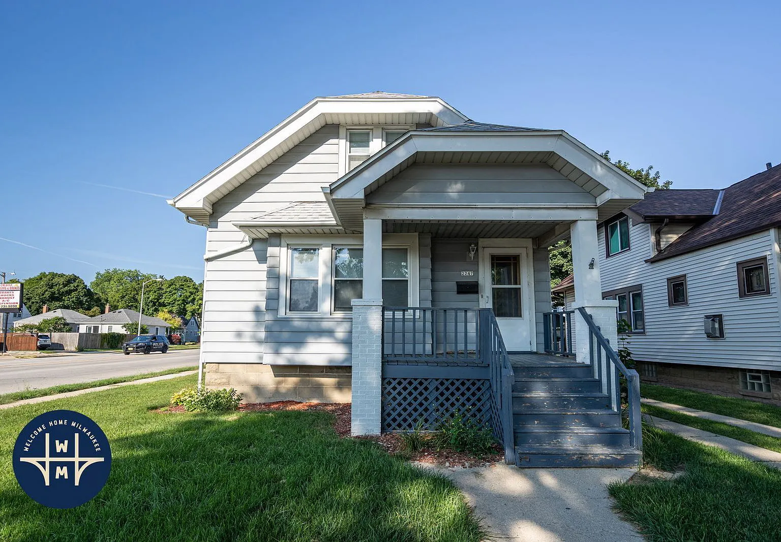 2 bed, 1.0 bath, 858 sqft, $1,498 — Photo 1