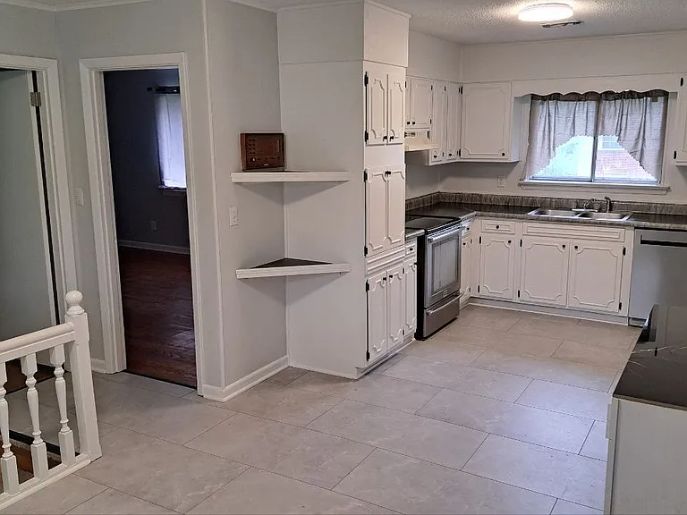 4101 Melinda Dr — Photo 25