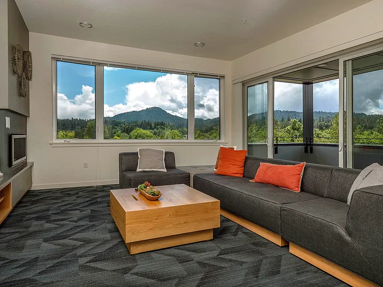 Amazon Corner | Resident Lounge