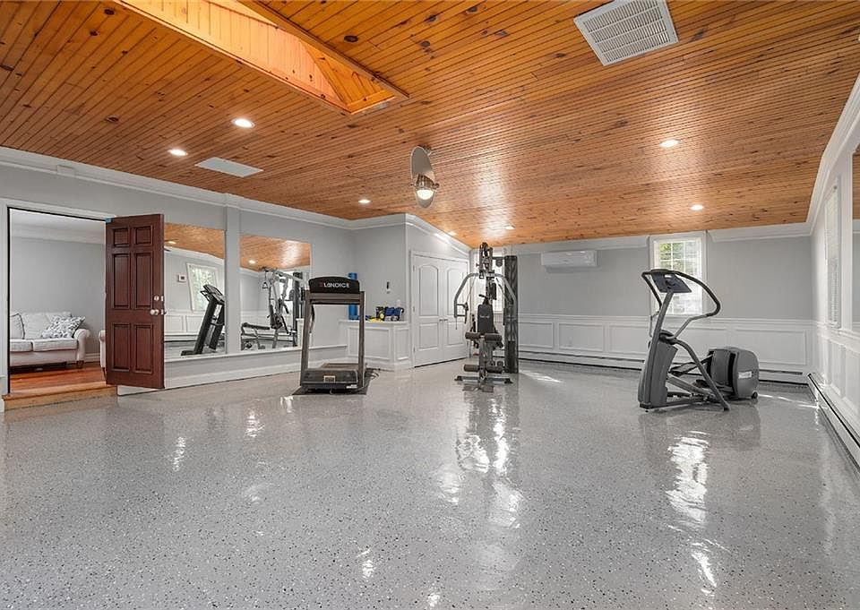 9 Old Jenckes Hill Rd, Lincoln, RI 02865 Zillow