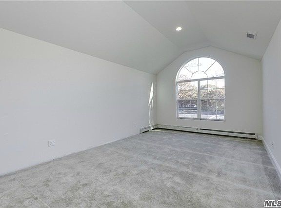 4th image of 21 Jefferson Blvd