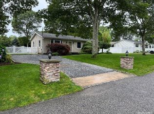 46 Riverdale Dr, Hampton Bays, NY 11946