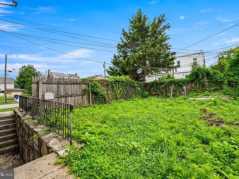 636 Arthur St #1 — Photo 22