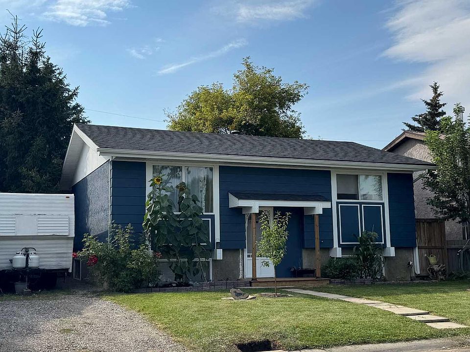 2nd image of 913 5th St SE