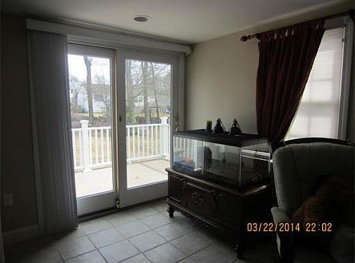 5th image of 57 Sherrick Ave