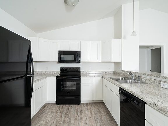 3rd image of 2357 Whitestone Dr