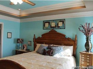 5128 Hunters Point Cir, Louisville, KY 40216