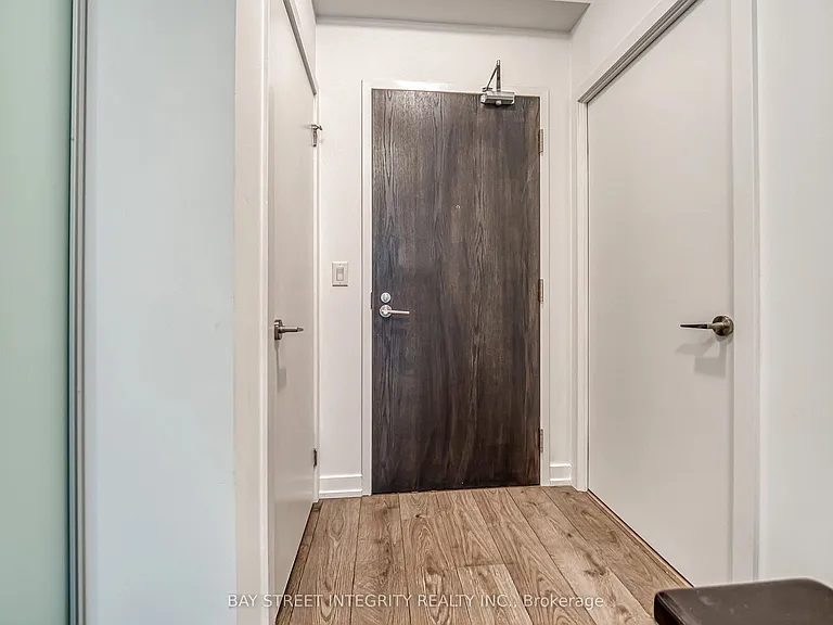 297 College St #805 — Photo 4