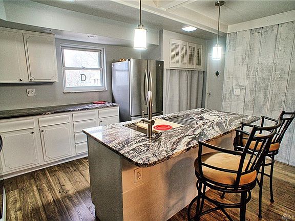 5th image of 2341 Southlea Dr