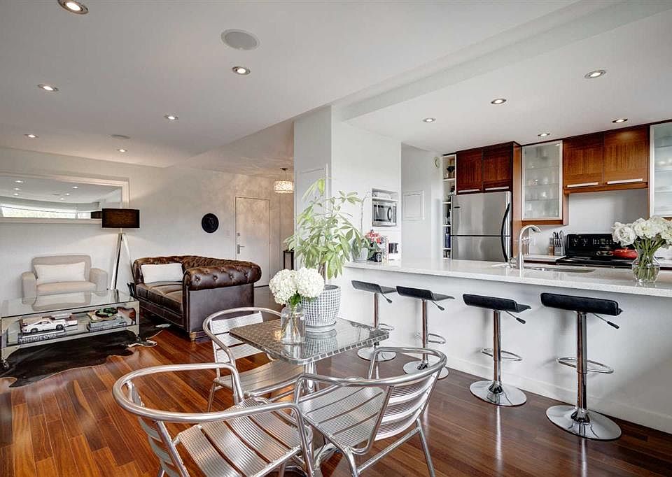 1st image of 3339 E Rideau Pl SW #107