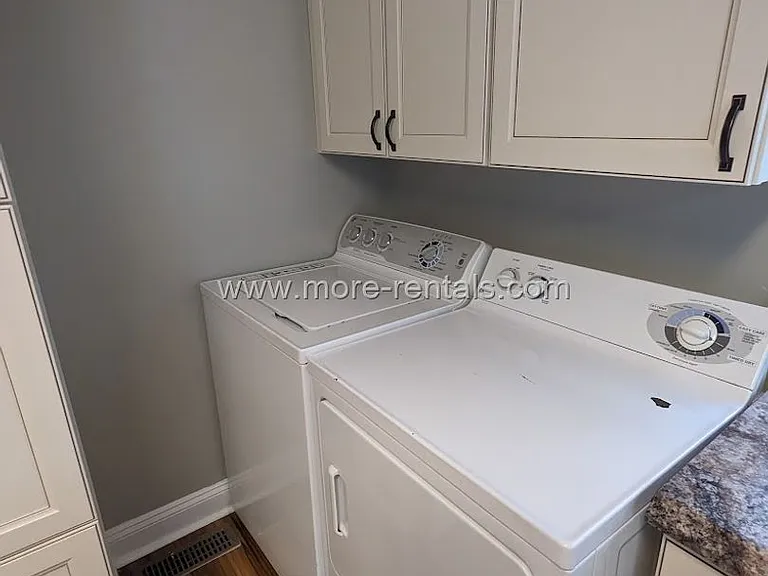 398 Collingwood Ave — Photo 7