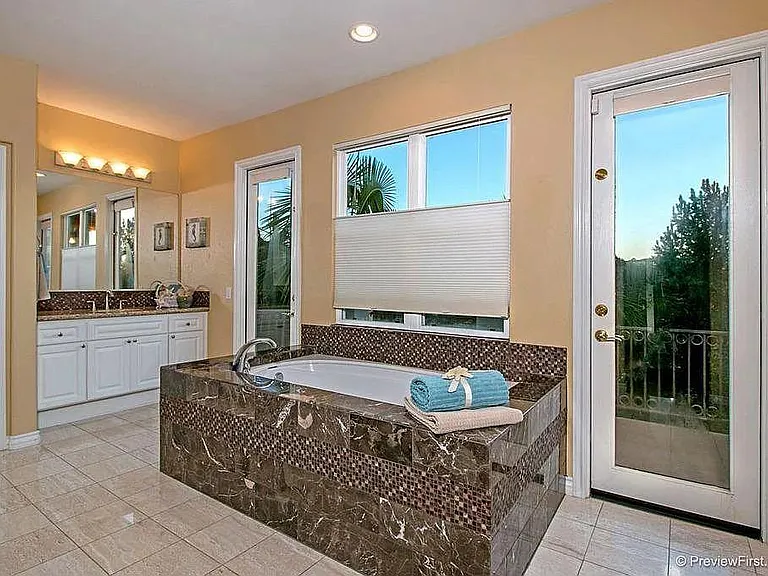 3948 Lago Di Grata Cir — Photo 17