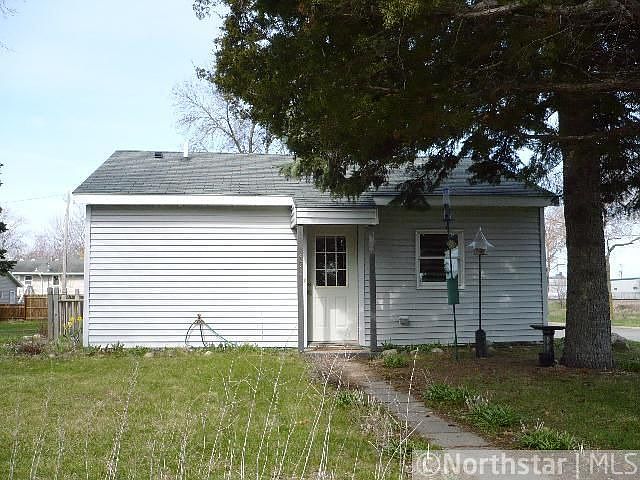 1st image of 451 28th Ave N