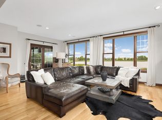 11692 E Laketowne Dr, Albertville, MN 55301