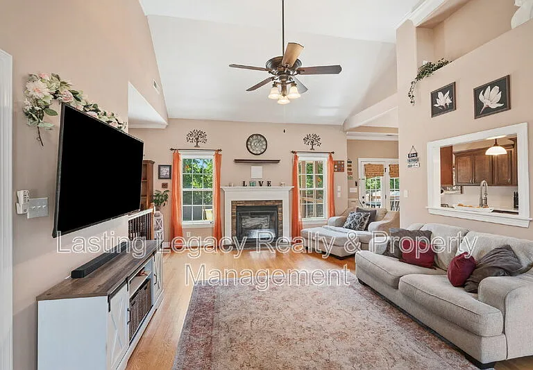 187 Marbrook Dr — Photo 7