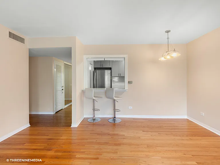 835 Ridge Ave #402 — Photo 6