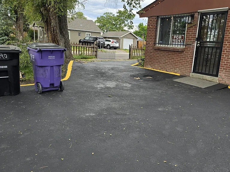 390 S Utica St — Photo 4