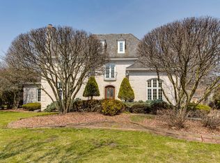 1098 Lawrence Ave, Lake Forest, IL 60045