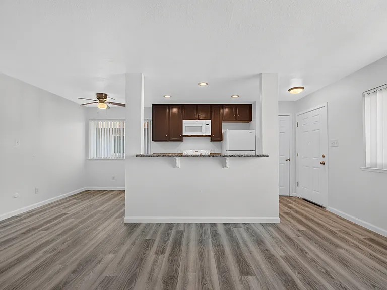 812 Carro Dr #4 — Photo 5