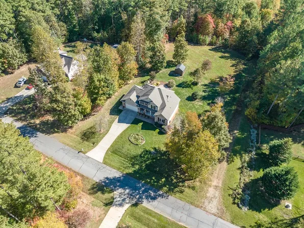 516 Birdsong Ln, Hurdle Mills, NC 27541
