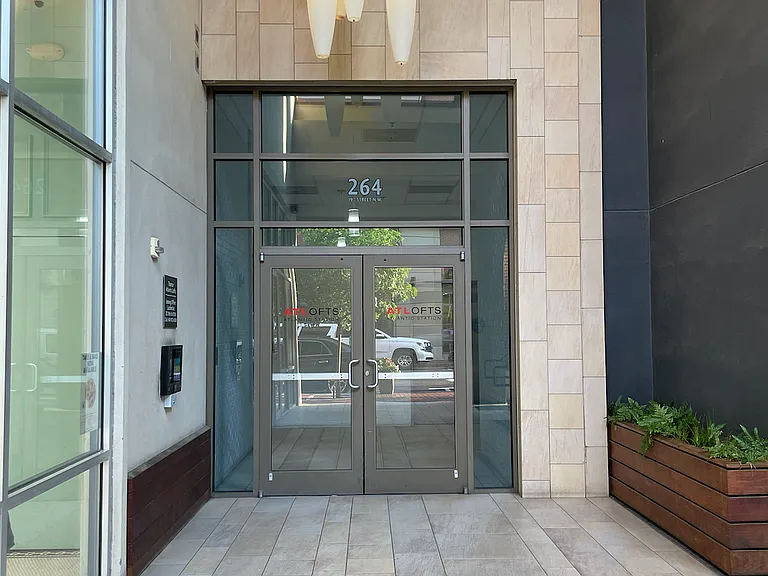 Spacious entry