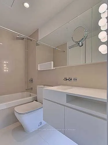 45 Charles St E #3512 — Photo 4