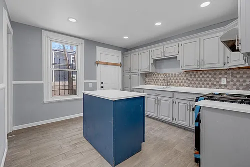 555 Jefferson Ave #1 Photo 1