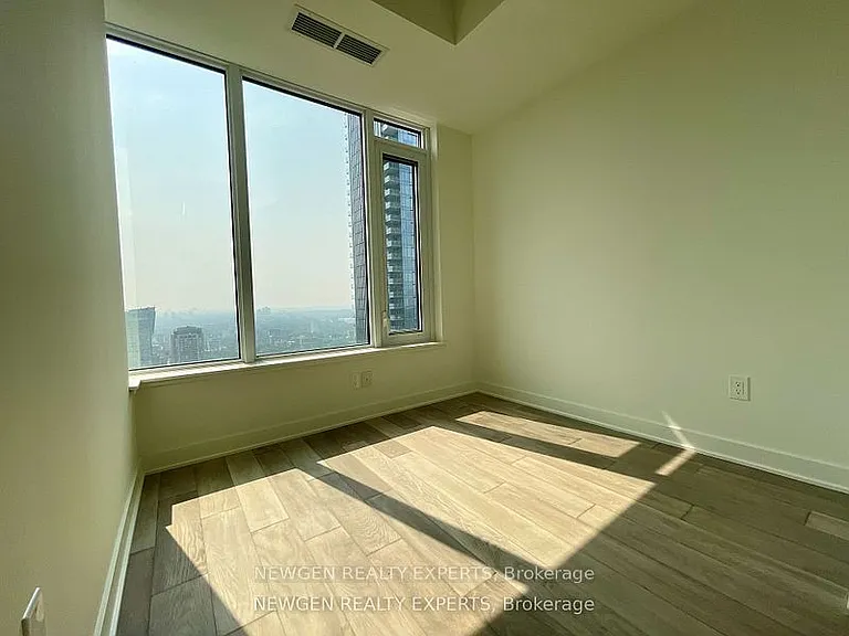 11 Yorkville Ave #3610 — Photo 25