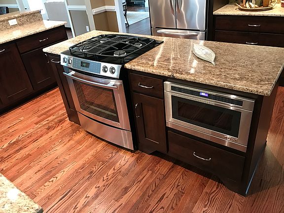 4th image of 609 Fairfax Way