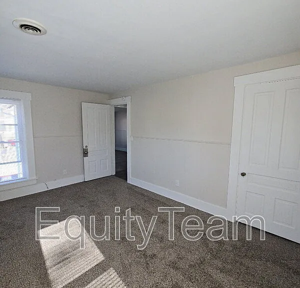 128 N River St #B — Photo 17